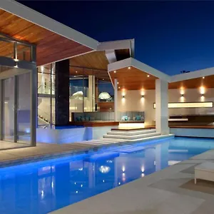 Racquet Retreat By Secret Destinations- Short Walk To Hastings Street Villa Noosa Heads